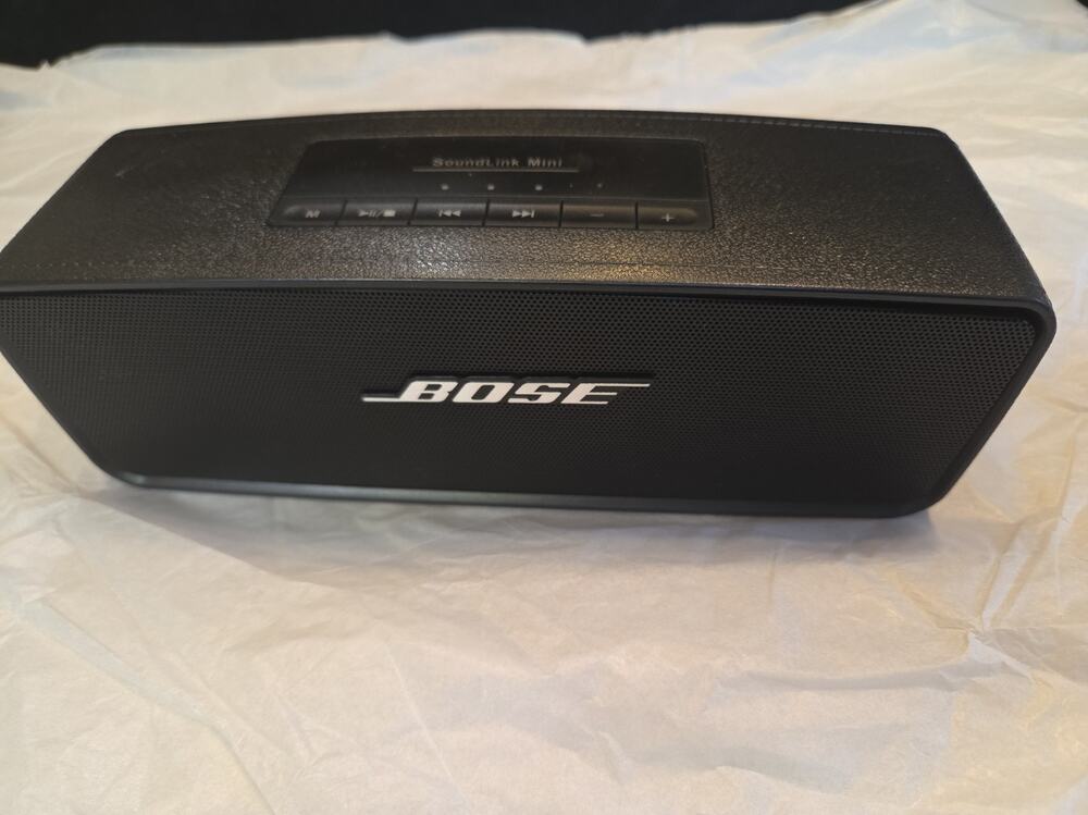 Bose SoundLink Mini Carbon Black Bluetooth Speaker Good